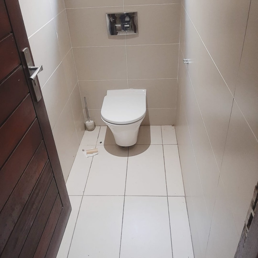 7 Bedroom Property for Sale in Amalinda Eastern Cape